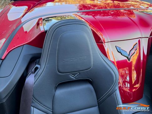 Used 2015 Chevrolet Corvette Z06 w/ 3LZ Preferred Equipment Group image 38