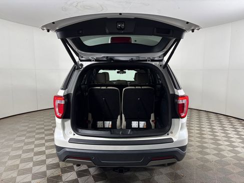 Used 2019 Ford Explorer XLT w/ Equipment Group 202A image 28