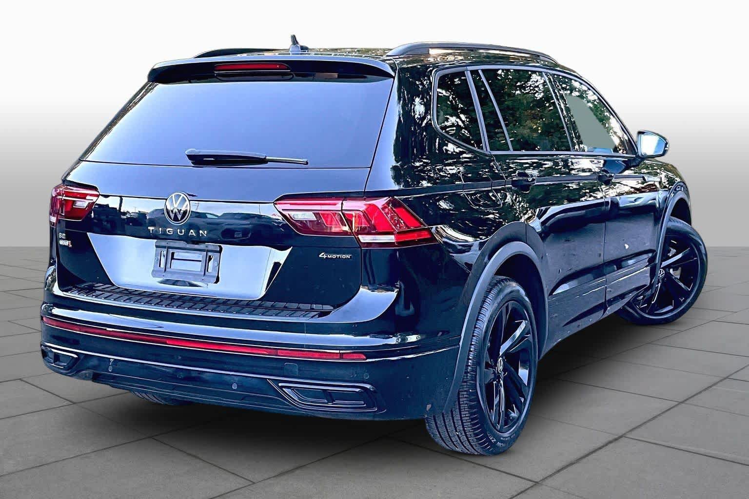 Used 2024 Volkswagen Tiguan SE R-Line AWD/4WD image 13
