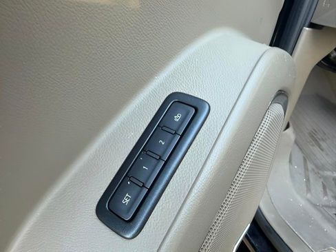 Used 2020 Chevrolet Suburban Premier image 10