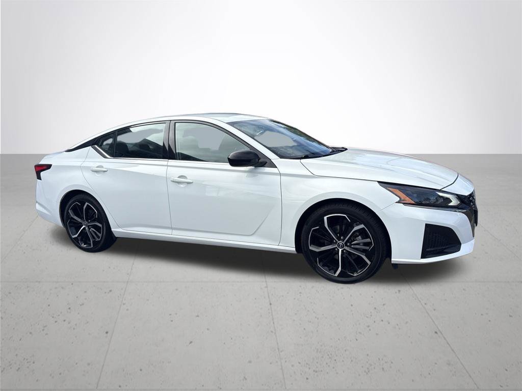 Used 2024 Nissan Altima 2.5 SR FWD image 5