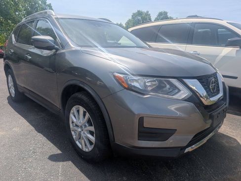 Used 2019 Nissan Rogue SV AWD/4WD image 2