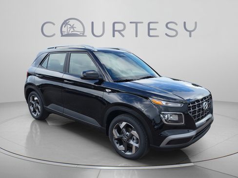 New 2026 Hyundai Venue SEL FWD image 7
