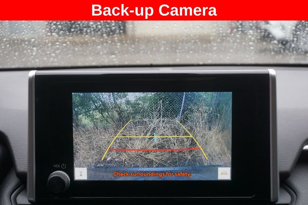 Used 2025 Toyota RAV4 XLE AWD/4WD image 7