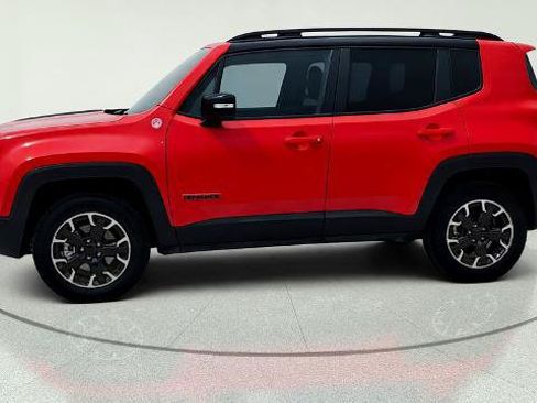 Used 2023 Jeep Renegade Trailhawk AWD/4WD image 4