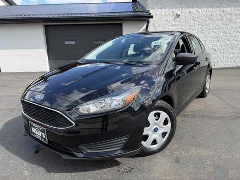 Used 2017 Ford Focus S image 2