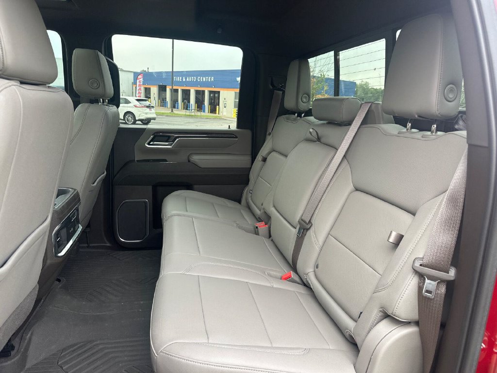 Used 2024 Chevrolet Silverado 2500 LTZ w/ LTZ Convenience Package AWD/4WD image 17