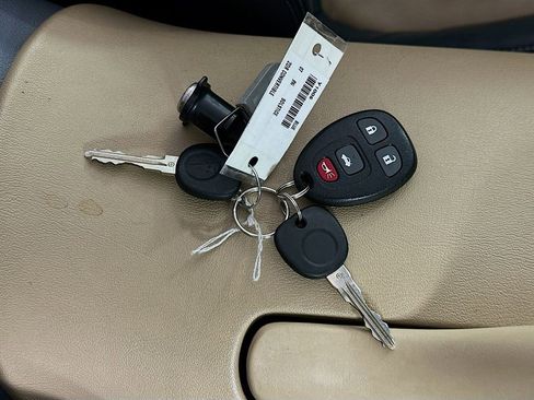 Used 2007 Pontiac Solstice Convertible w/ Premium Package RWD image 24