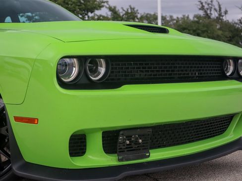 Used 2015 Dodge Challenger SRT Hellcat image 3
