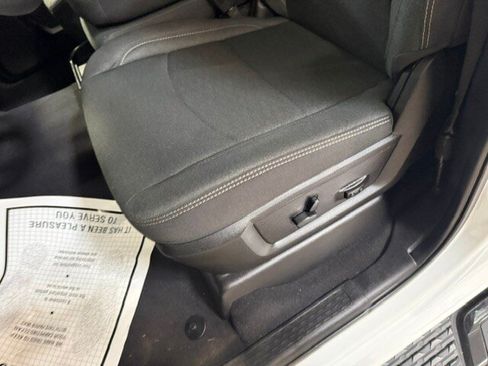 Used 2025 RAM 2500 Big Horn AWD/4WD image 46
