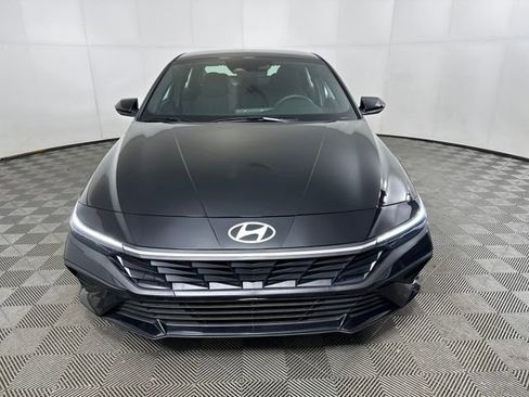 Certified 2025 Hyundai Elantra SEL image 8