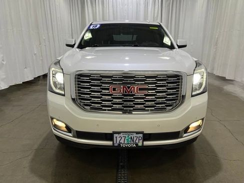 Used 2018 GMC Yukon Denali w/ Denali Ultimate Package AWD/4WD image 9