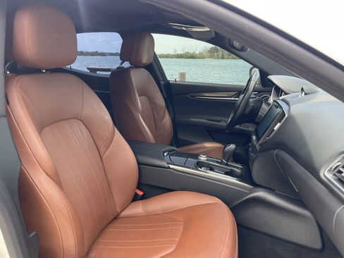 Used 2017 Maserati Ghibli RWD image 7
