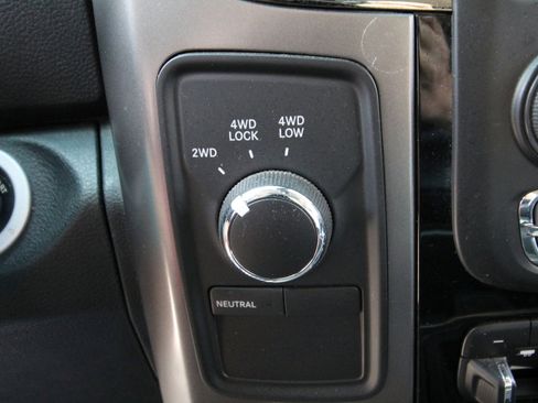 Used 2018 RAM 2500 Laramie w/ Sport Appearance Group AWD/4WD image 34