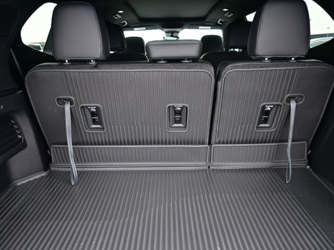 New 2026 GMC Acadia AT4 w/ Luxury Package AWD/4WD image 13