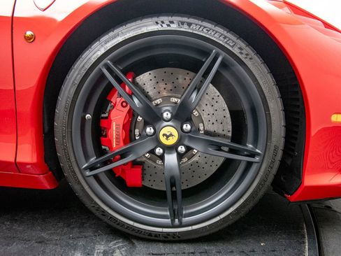 Used 2015 Ferrari 458 Speciale Coupe RWD image 51