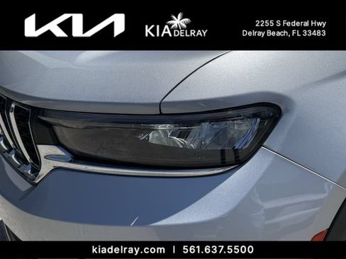Used 2025 Jeep Grand Cherokee Laredo X w/ Luxury Tech Group I RWD image 6