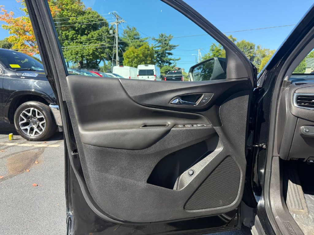 Used 2024 Chevrolet Equinox LT AWD/4WD image 11