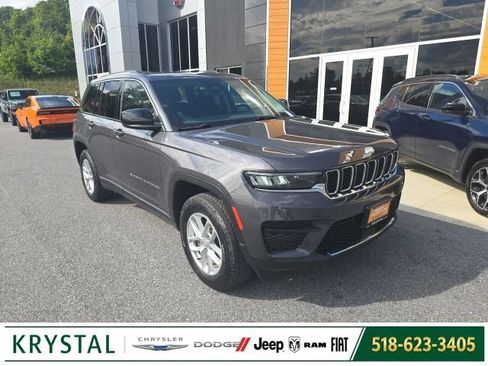 Used 2023 Jeep Grand Cherokee Laredo X AWD/4WD image 1