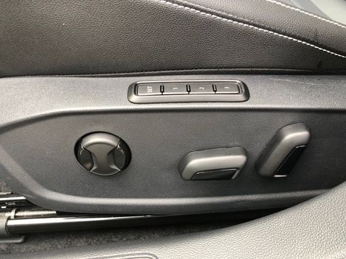 Used 2025 Volkswagen Jetta SEL image 15