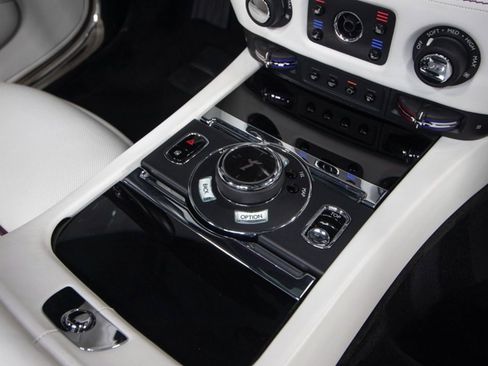 Used 2017 Rolls-Royce Dawn image 69