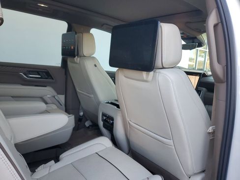 Certified 2025 GMC Yukon XL Denali image 25