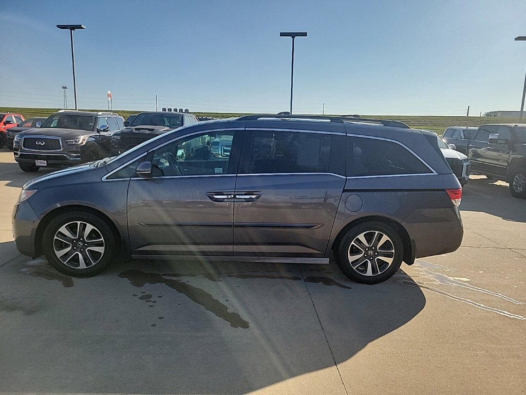 Used 2016 Honda Odyssey Touring Elite image 5
