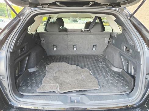 Used 2022 Subaru Outback Premium image 9