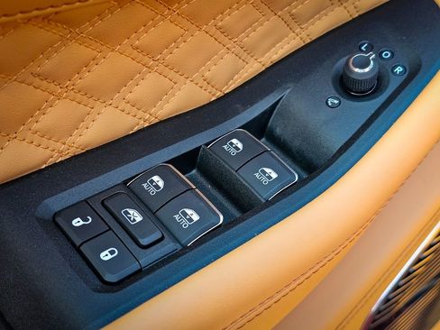 New 2026 Jeep Grand Cherokee Summit image 11