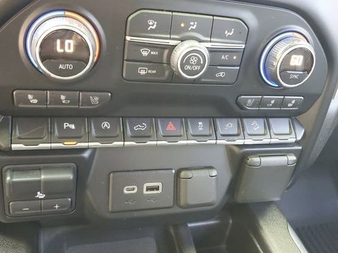 Used 2019 Chevrolet Silverado 1500 High Country w/ Z71 Off-Road Package AWD/4WD image 24