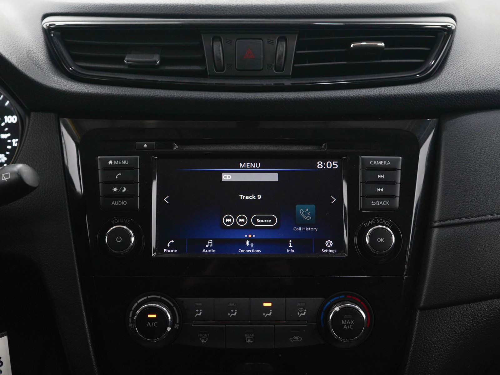 Used 2018 Nissan Rogue S AWD/4WD image 15