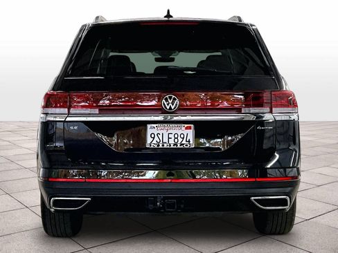 Used 2025 Volkswagen Atlas SE w/ Black Wheel Package image 7