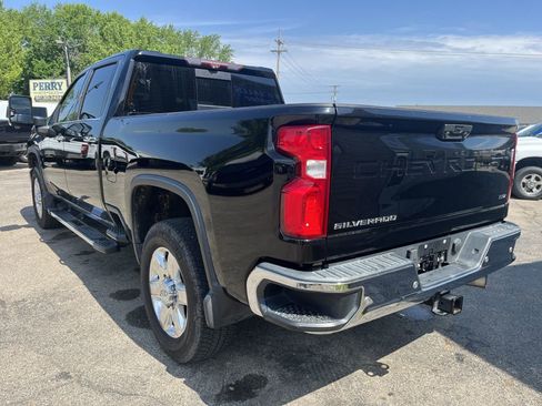 Used 2020 Chevrolet Silverado 2500 LTZ w/ LTZ Premium Package AWD/4WD image 9