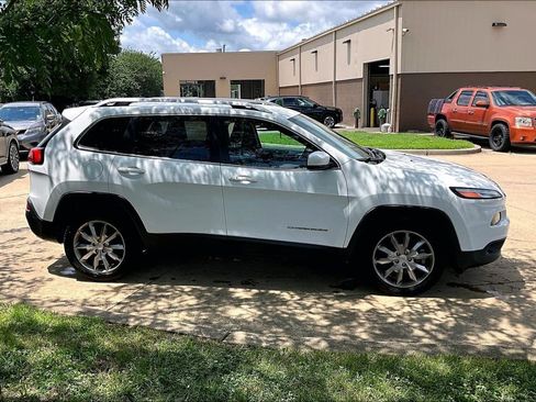 Used 2018 Jeep Cherokee Limited FWD image 7
