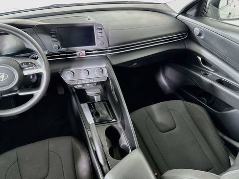 Certified 2024 Hyundai Elantra SE FWD image 26
