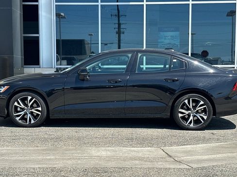 Used 2024 Volvo S60 B5 Core FWD image 7