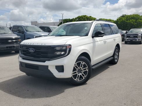 Used 2025 Ford Expedition Active RWD image 1