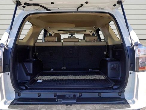 Used 2016 Toyota 4Runner Limited image 10