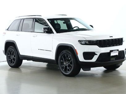 Used 2025 Jeep Grand Cherokee Altitude