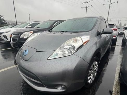 Used 2015 Nissan Leaf S image 1