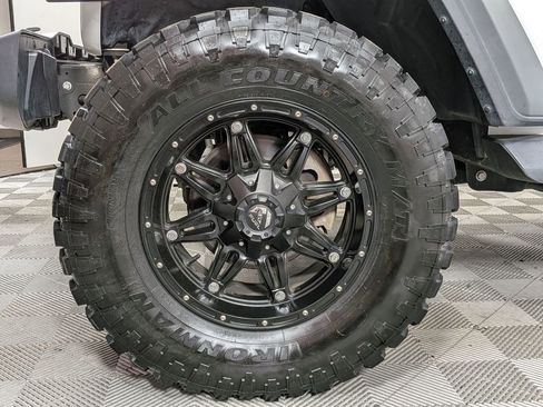 Used 2019 Jeep Wrangler Unlimited Sport S AWD/4WD image 30