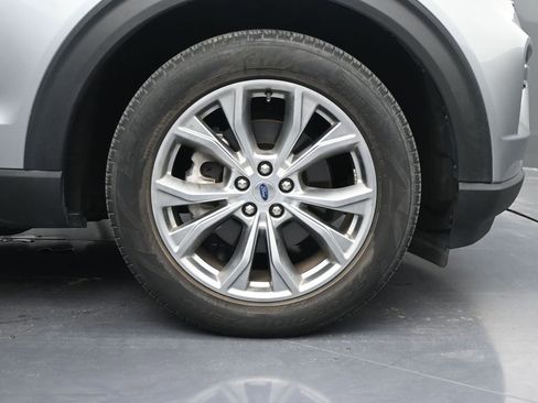 Used 2021 Ford Explorer XLT w/ Equipment Group 202A RWD image 39