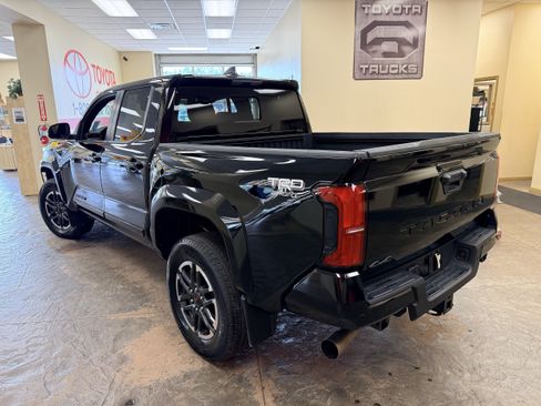 Used 2024 Toyota Tacoma TRD Sport w/ TRD Sport Upgrade Package AWD/4WD image 12