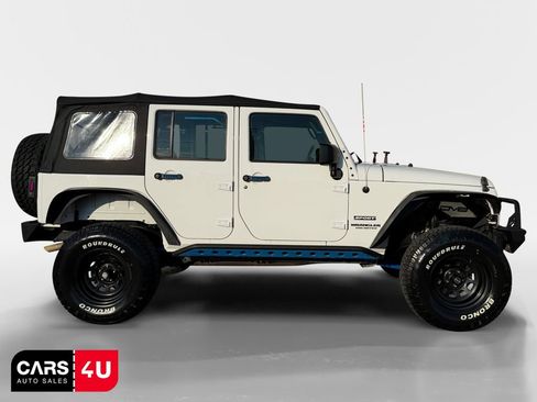 Used 2017 Jeep Wrangler Unlimited Sport w/ Connectivity Group AWD/4WD image 8