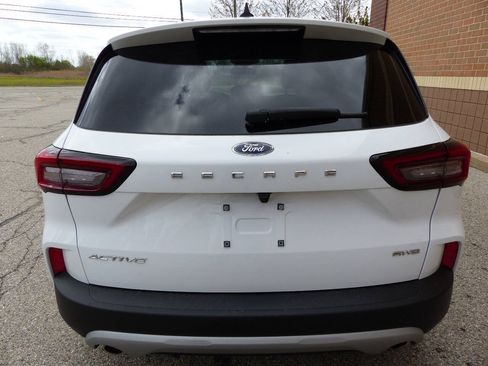 Used 2025 Ford Escape Active AWD/4WD image 9