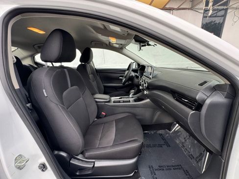 Used 2025 Nissan Sentra SV FWD image 10
