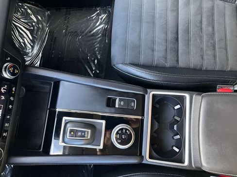 Used 2022 Mitsubishi Outlander SE image 18