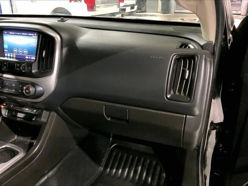 Used 2022 Chevrolet Colorado LT w/ Fleet Safety Package image 18