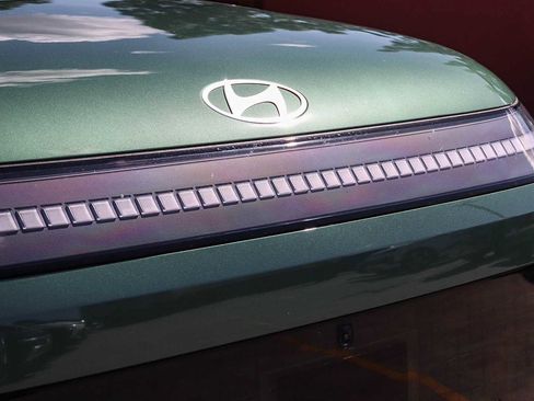 New 2026 Hyundai Ioniq 9 Limited w/ Tow & Go Package image 5