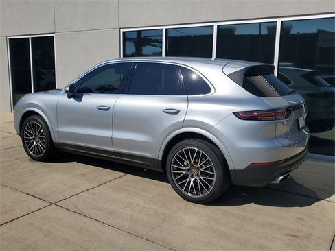 Certified 2021 Porsche Cayenne image 3